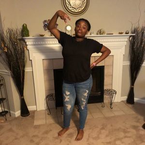 Meet your Posher, Lauren